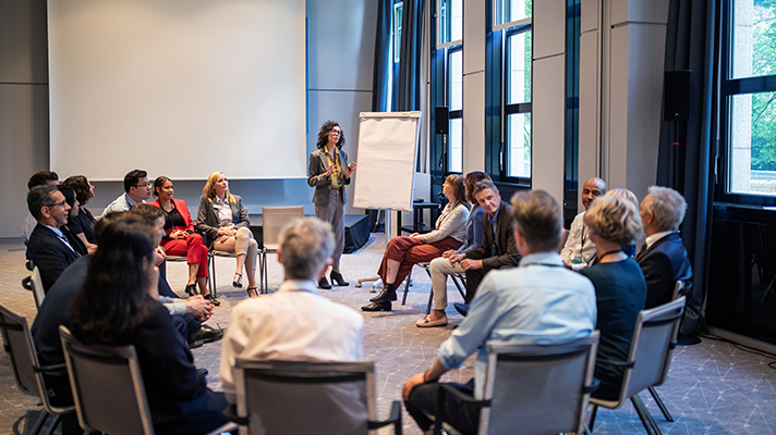 人力资源公司bifa必发国际认为中国制造业企业出海应从人才培养与人才开展双驱动模型管理国际化人才